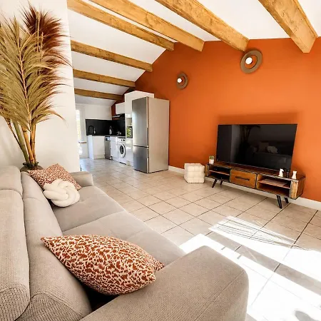 Apartment Privative Jacuzzi, 2 Jardins & Parking