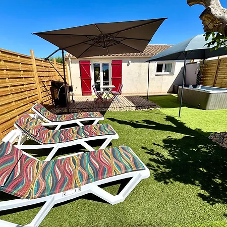 Privative Jacuzzi, 2 Jardins & Parking Apartment