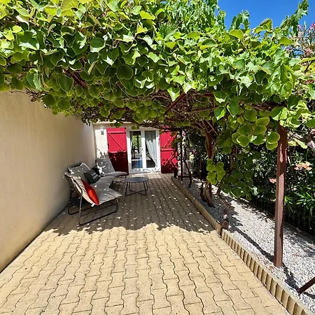 Privative Jacuzzi, 2 Jardins & Parking Apartment
